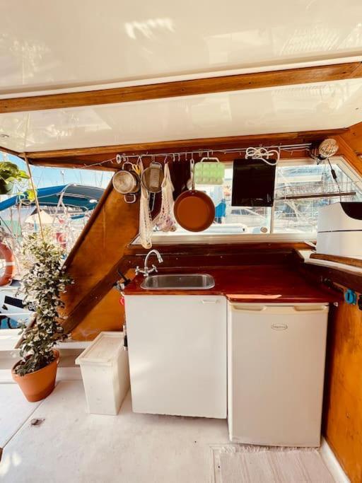 Vintage Classic 70S Boat! Hotel Sant Adria de Besos Buitenkant foto
