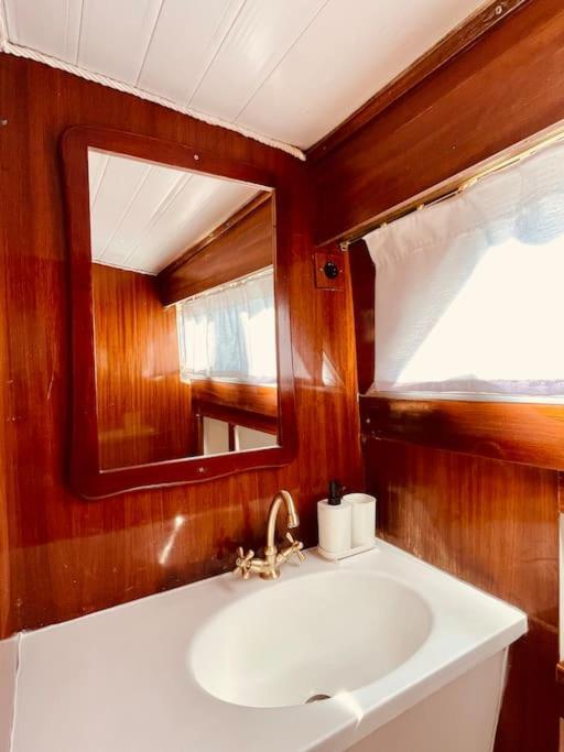 Vintage Classic 70S Boat! Hotel Sant Adria de Besos Buitenkant foto