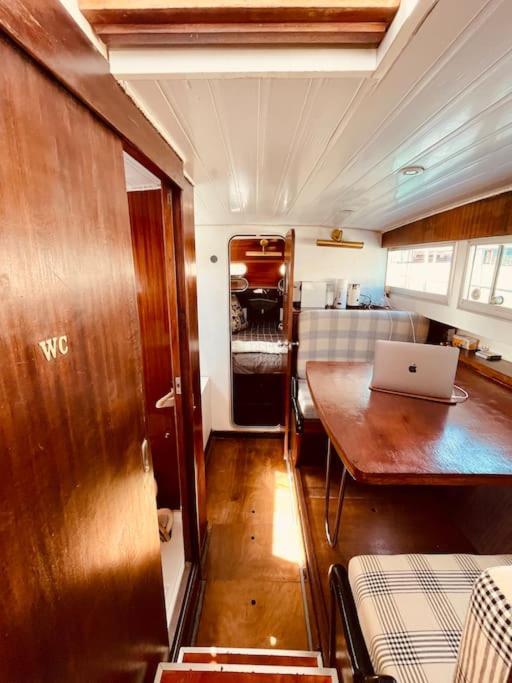 Vintage Classic 70S Boat! Hotel Sant Adria de Besos Buitenkant foto